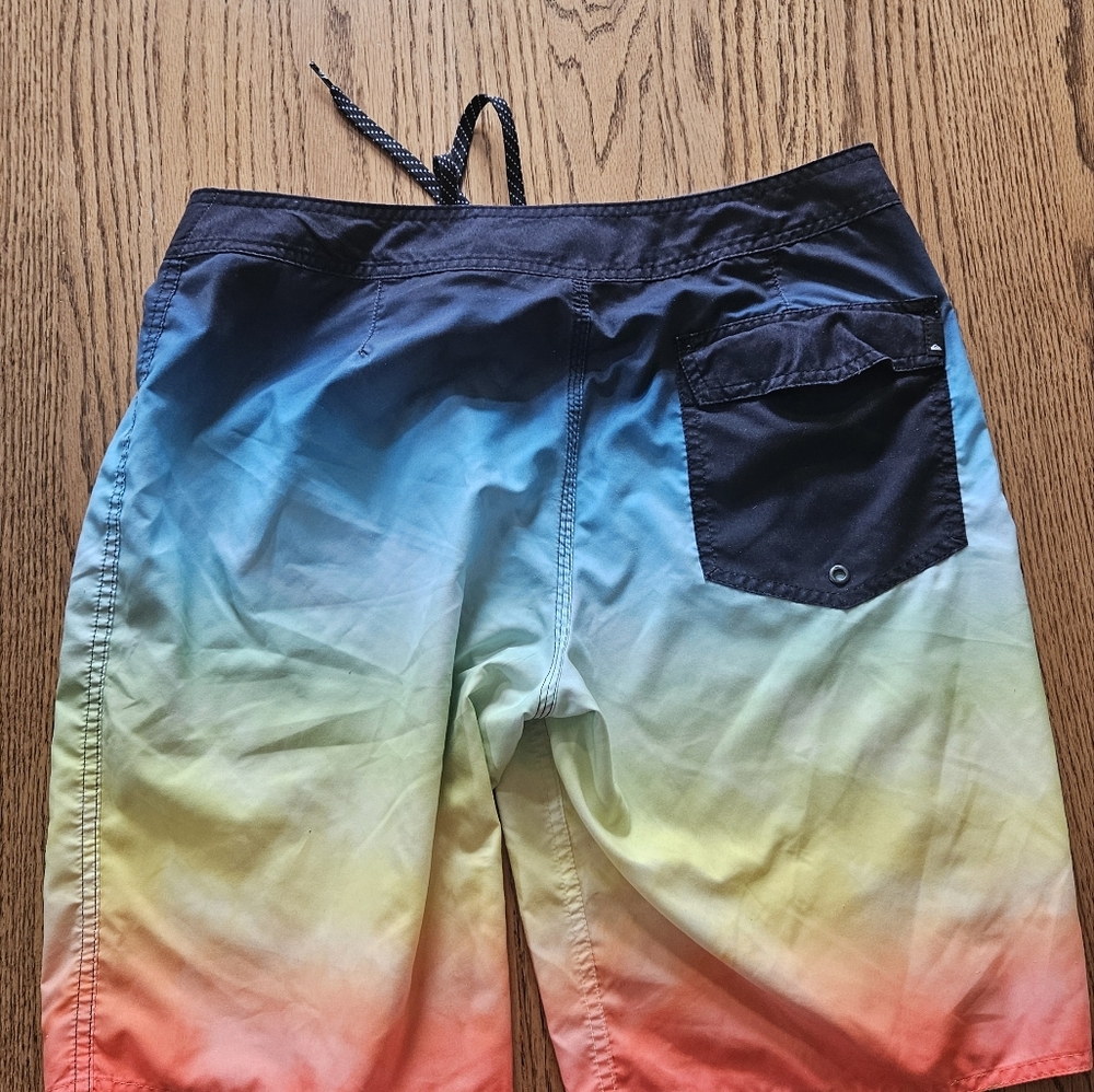 Quiksilver Men's Multicolor Swim Shorts Size 32. - Picture 2 of 7